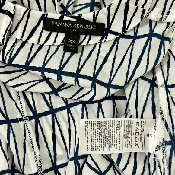Banana Republic Geometric Sleeveless Top XS Womens Fringe Blue White Blouse Boho - Picture 7 of 7